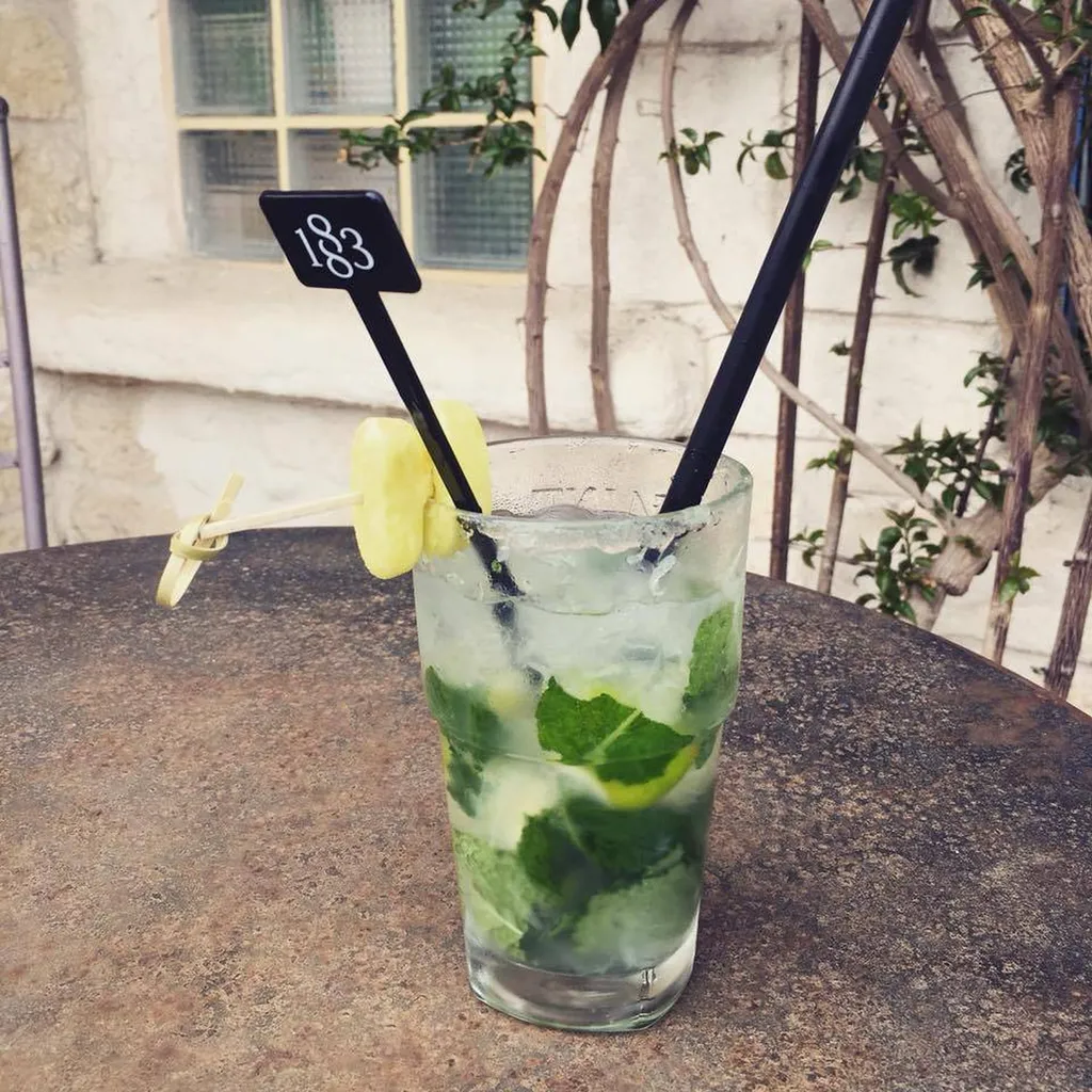 déguster un bon cocktail à Vias-Plage bord de mer