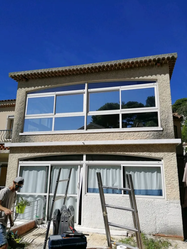 Films solaire sur fenêtres d'une maison à Toulon 83