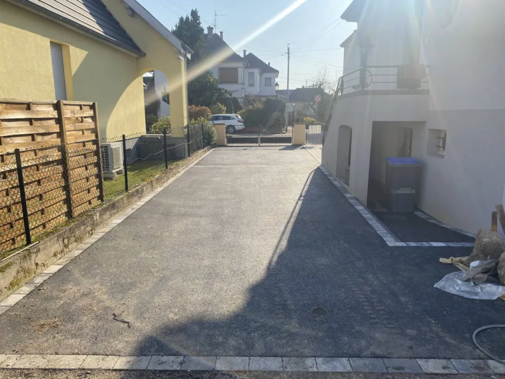 Pose d'enrobé pour une maison individuelle à Strasbourg CLK 