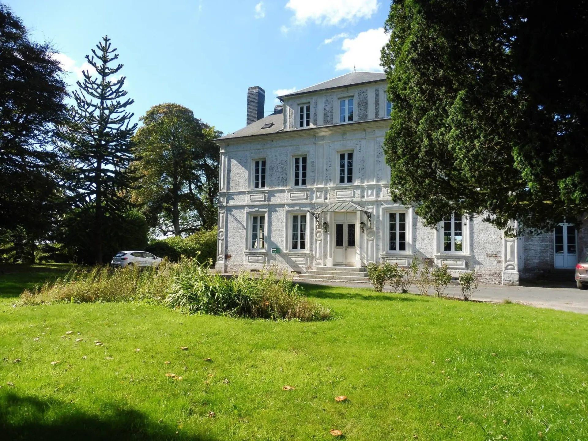 Maison de caractère d'environ 393m² à vendre - Rare sur le marché !