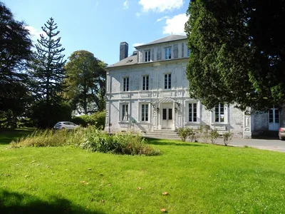 Maison de caractère d'environ 393m² à vendre - Rare sur le marché !