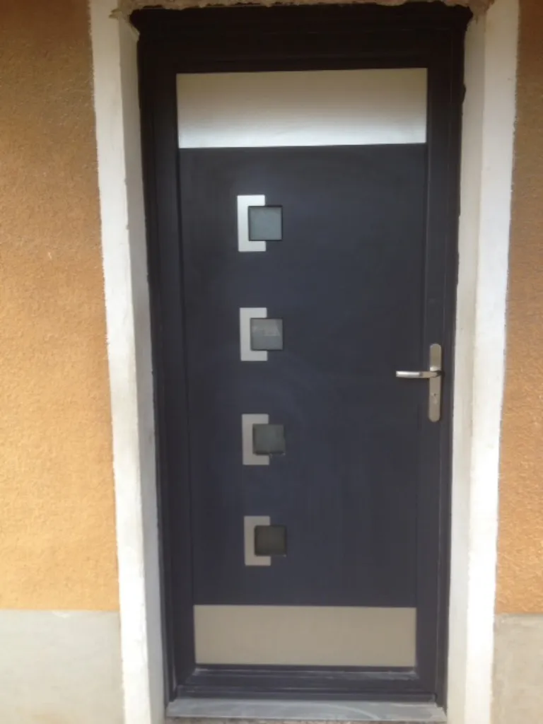 Porte d'entrée PVC Gris anthracite Maubec (84)