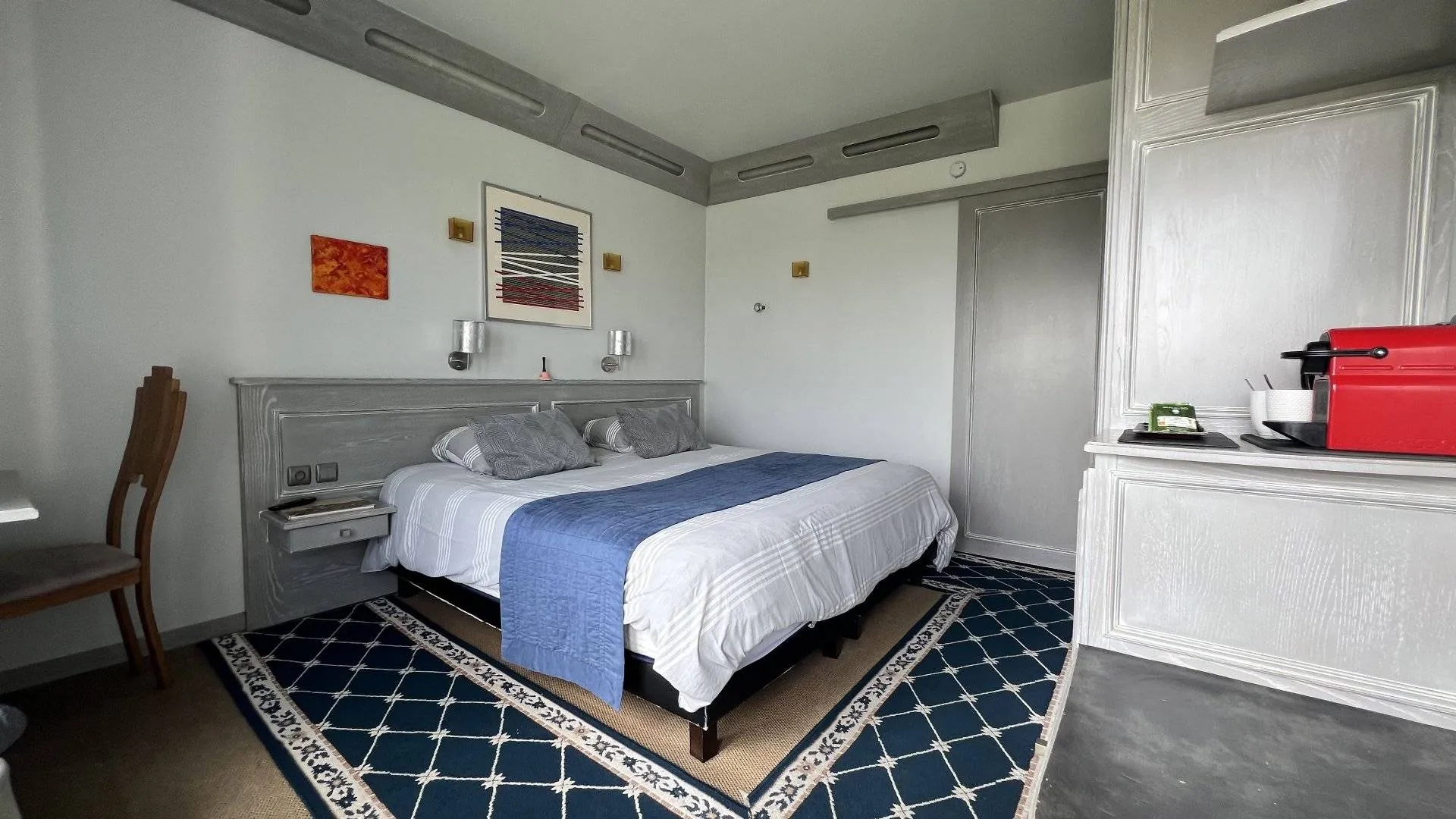 Maison d’architecte 131,5m² avec roof-top et vue panoramique mer, 4 gîtes, annexe à rénover, chalet et garages, idéale chambres d’hôtes au Tréport 76470.