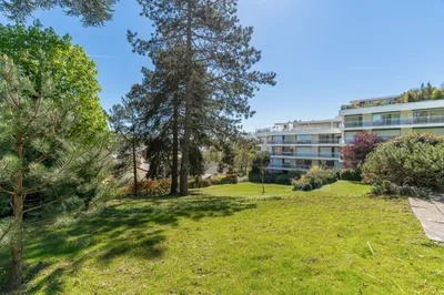 SÈVRES Quartier de la Monesse à vendre un appartement dans une résidence de standing en pierre de taille – Environnement verdoyant et calme