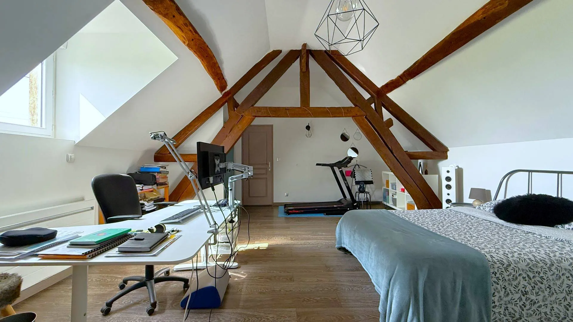 À vendre : maison avec gîtes à 30 min de Dieppe et 2h de Paris – Accessibilité et charme de la campagne normande.