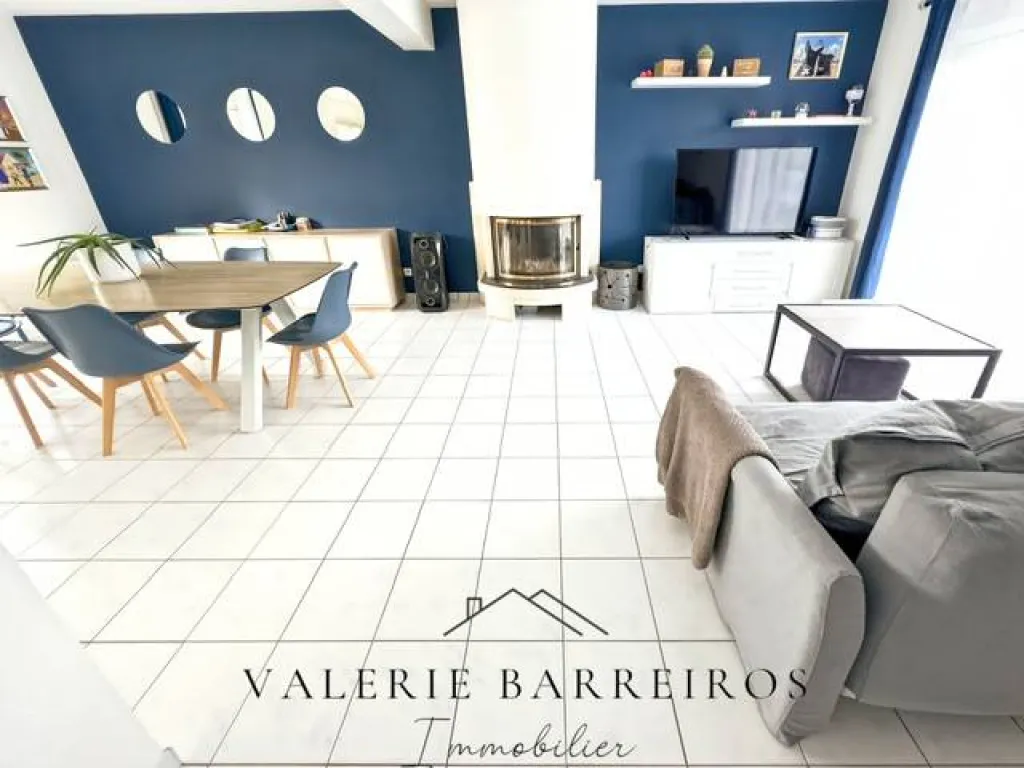 A saisir pavillon contemporain de 125 m² édifiée sur 1211 m² de terrain sur la commune de LA SAUSSAYE 27370