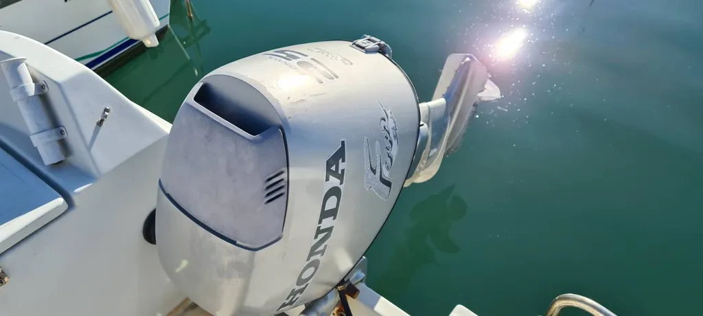 Bateau à moteur coque dure Quicksilver en vente d'occasion dans le Var à Bandol