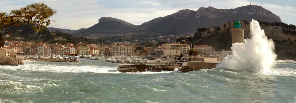 VENDU Maison pieds dans l'eau - Cassis  
