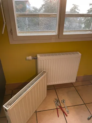 Dépannage Fuite d'eau radiateur percé à Vaugneray