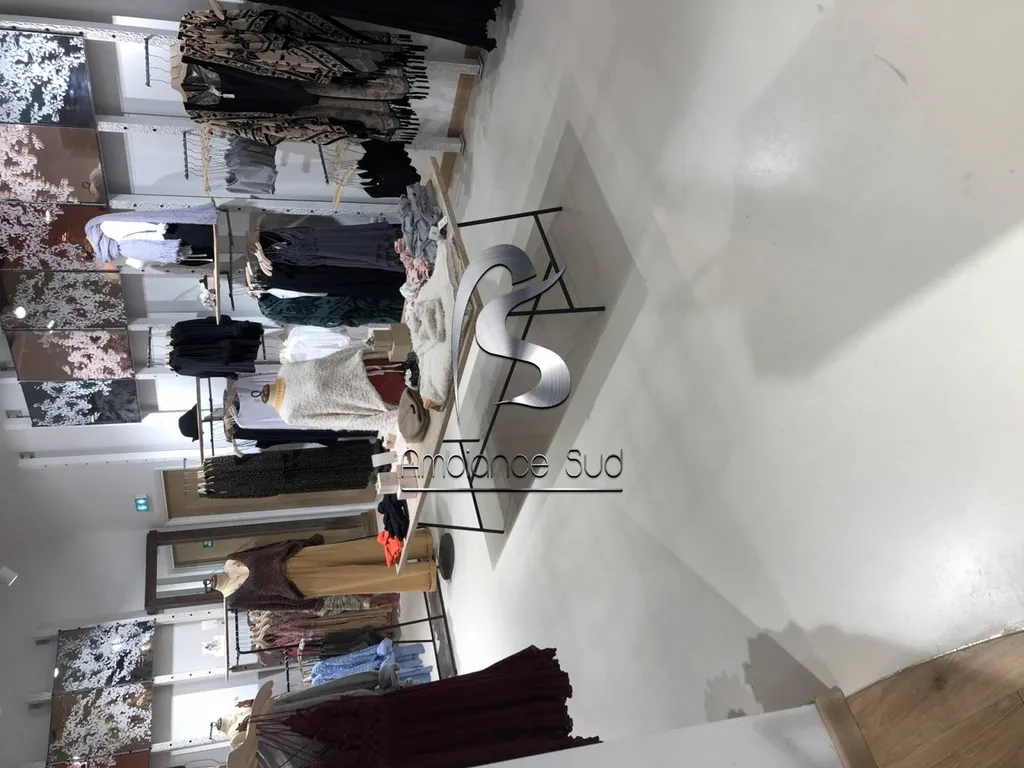 SOL EN BETON CIRE COULE DECORATIF A HYERES 83