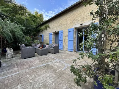 À VISITER,  maison de caractère avec un terrain de 2 hectares, piscine et installations équestres à 30 minutes de CAEN (14000)