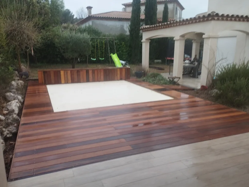 plage de piscine en exotique itauba 35m²Castelnau-le-Lez à côté de Montpellier
