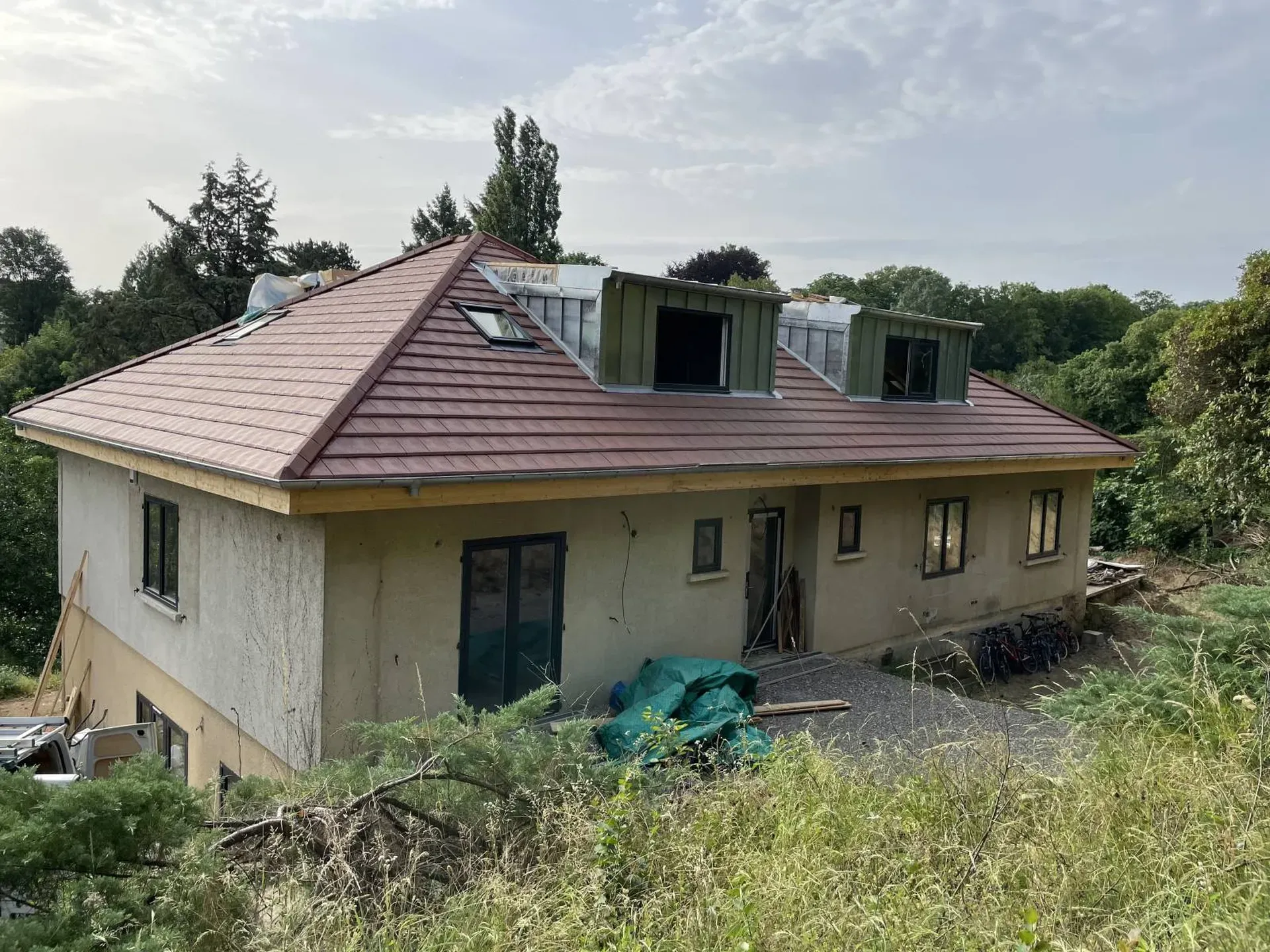 Maison après surélévation avec création d’un étage avant isolation thermique par l’extérieur