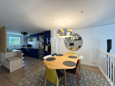 Espace de vie d'une maison de famille dans l'Ouest parisien