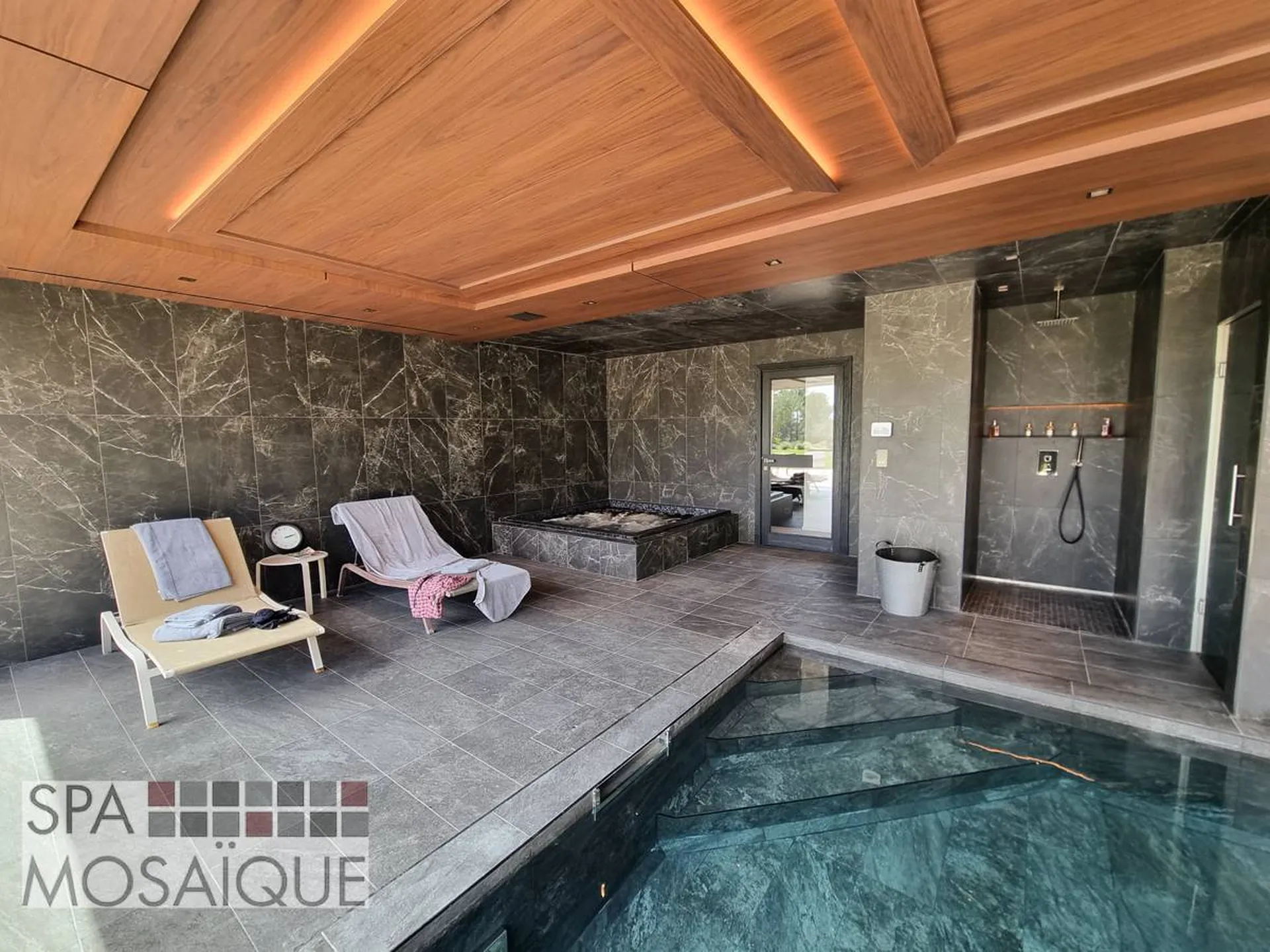 spa carrelé en béton armé aix en provence