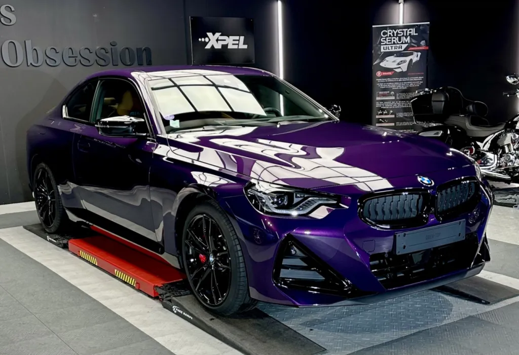 Pose de film de protection intégrale pour la carrosserie de cette BMW Série M240i près de Vannes à Saint-Avé Gloss Obsession le spécialiste de la protection automobile en Bretagne à SAINT-AVE