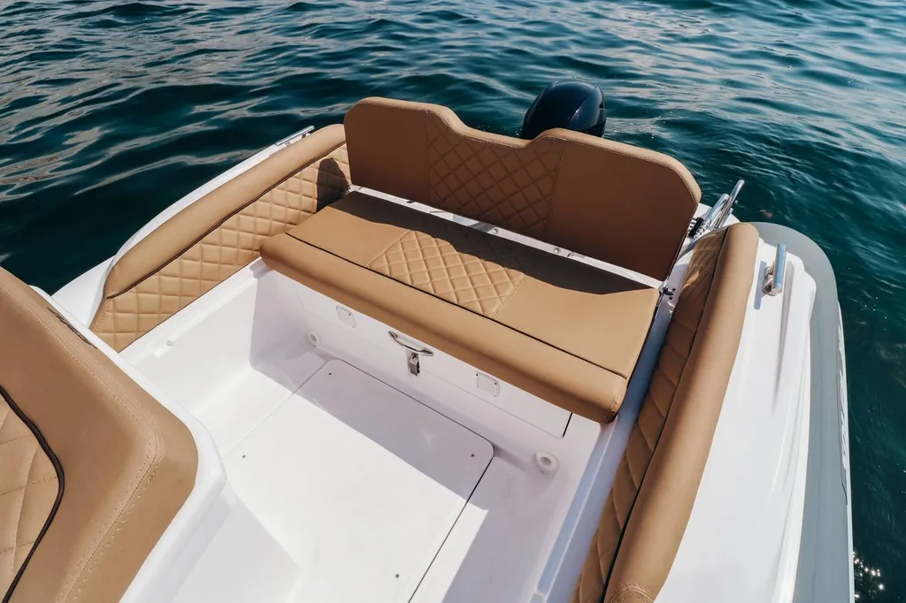 Semi-rigide facile à transporter Soleil 18 à Bandol