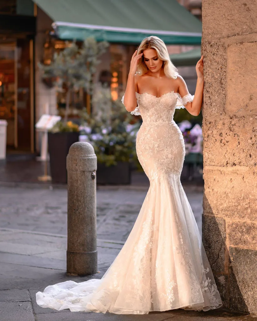 robe de mariée forme sirène bateau en dentelle à Marseille 13001