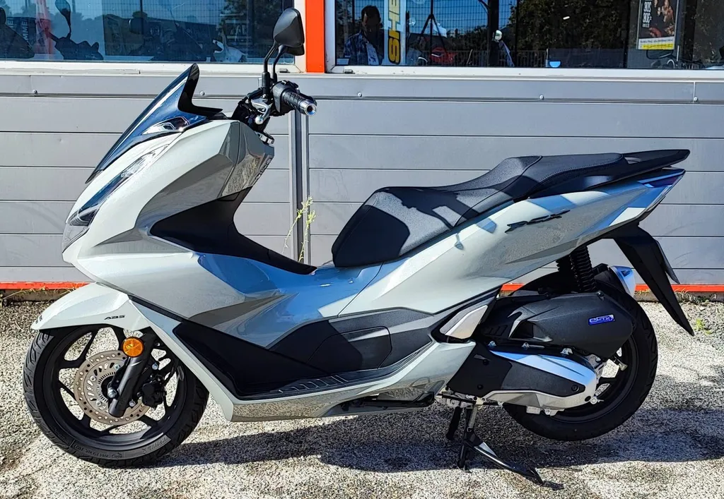 HONDA PCX 125 DU 05/2024 AVEC 270 KM.