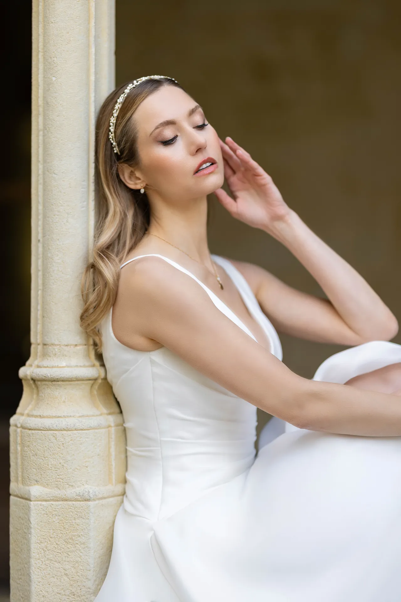 Robe de mariée drapée avec fentes