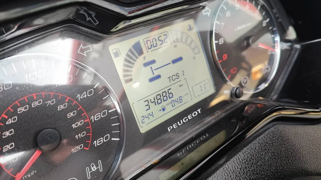 PEUGEOT METROPOLIS 400 13 P RS du 11/2018 avec 34900 km.