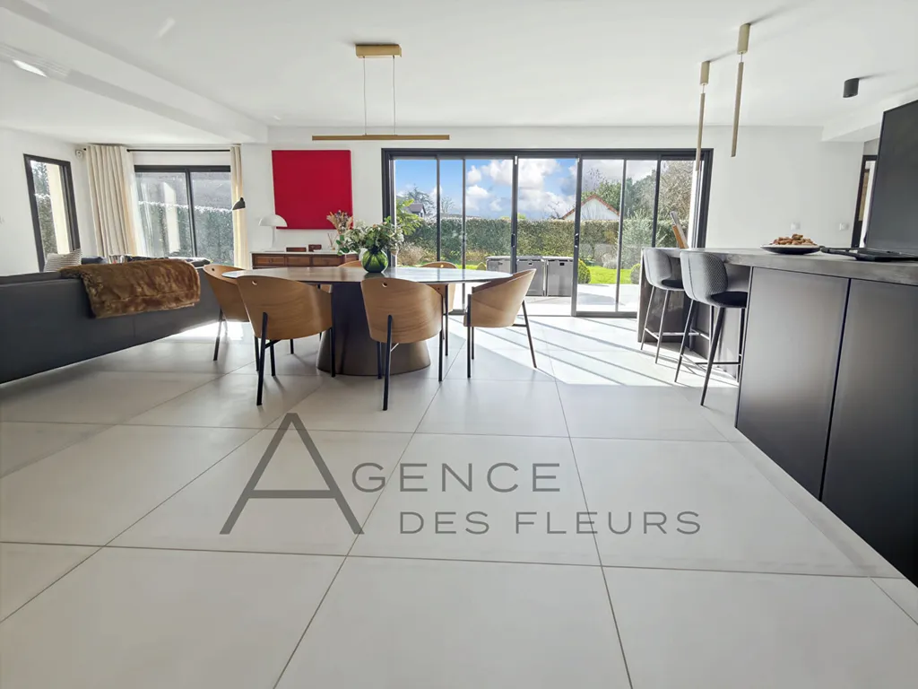 À vendre, très belle propriété contemporaine de 148 m² sur un terrain de 899 m² située sur la commune de La Londe 76500