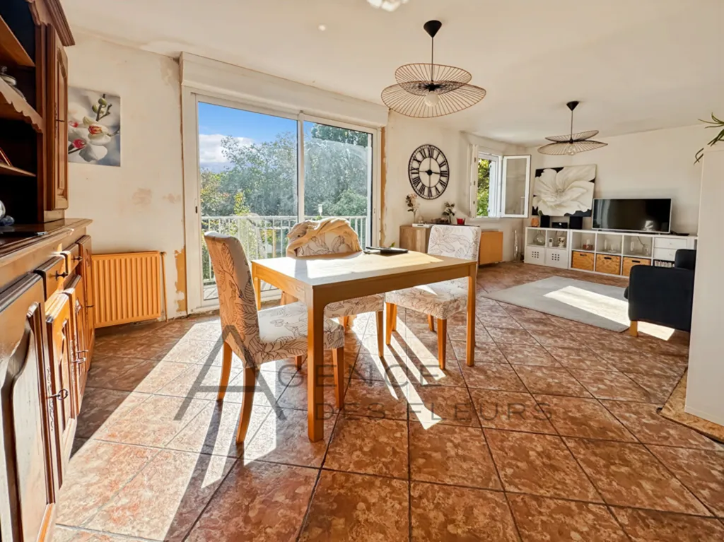 A saisir pavillon plain pied surélevé de 82 m² édifiée sur un terrain de 572 m² sur la commune de ELBEUF