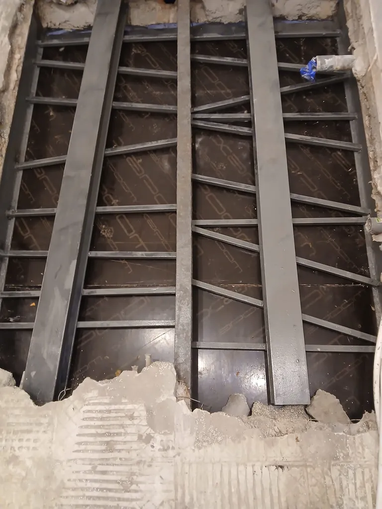 Renforcement de structure et consolidation de planchers anciens pour rénovation de bâtiment après sinistre à Marseille (13)