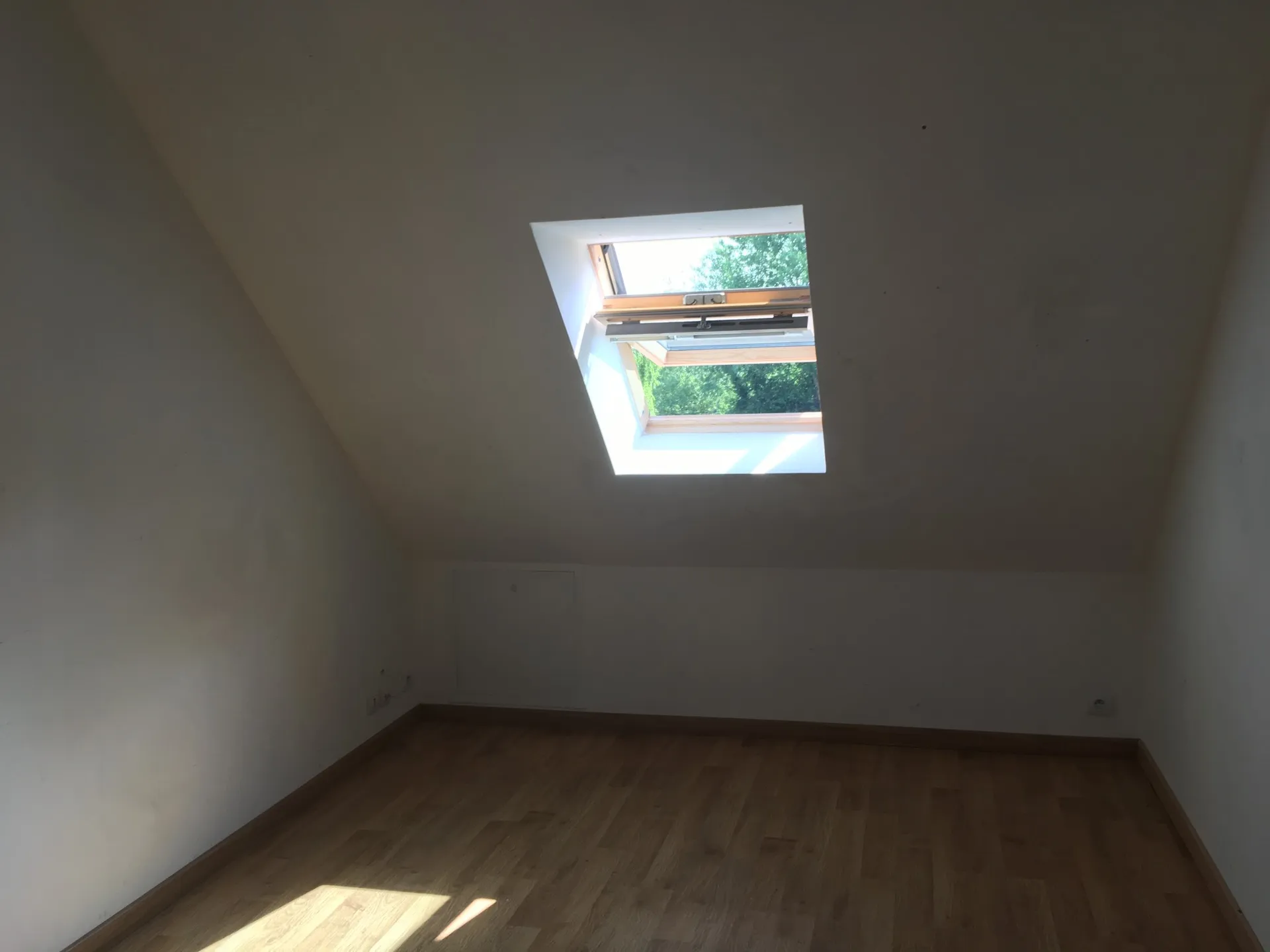 AGENCE TERRES ET DEMEURES DE NORMANDIE PROPOSE A LA VENTE UNE PROPRIETE DE CHARME, A 5 MINUTES DES COMMERCES, CALVADOS 14