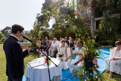 Secular wedding planner