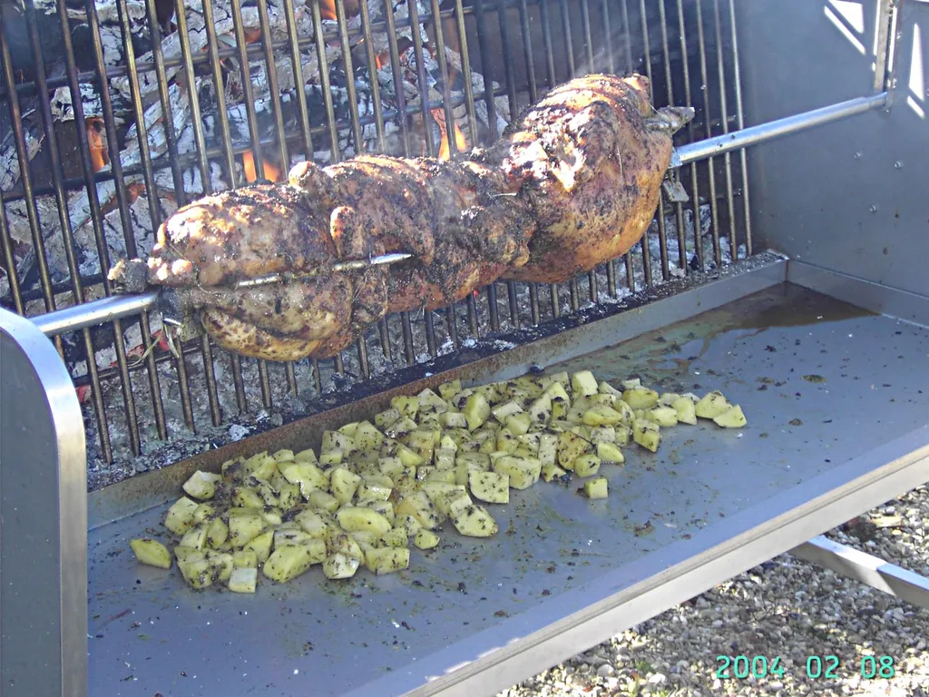 Poulet Fermier à la broche avec ses pommes de terre