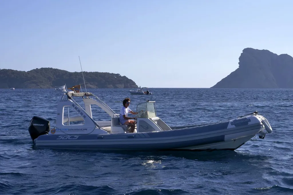 Chuppa Chups 2 visiter les Calanques en bateau