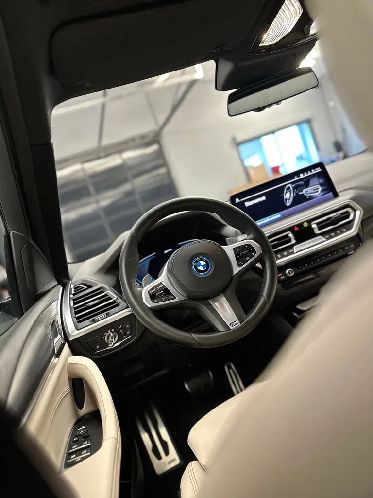 Entretien de l'habitacle en profondeur sur un BMW X3 à Le Mans (72)