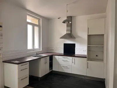F4 RENOVE AVEC PARKING et TERRASSE ROUTE DE DARNETAL - 1014€ charges comprises