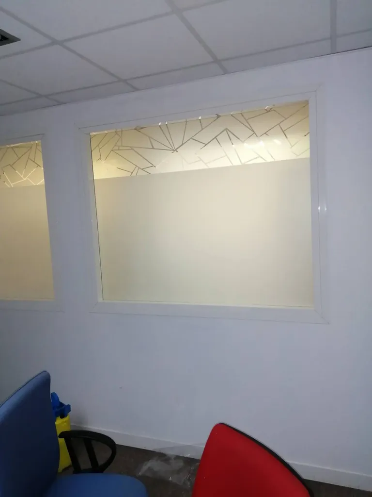 Films vitrophanie salle de réunion Toulon