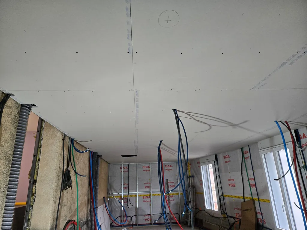 plafond en plaque de plâtre sur ossature métallique à bordeaux bastide