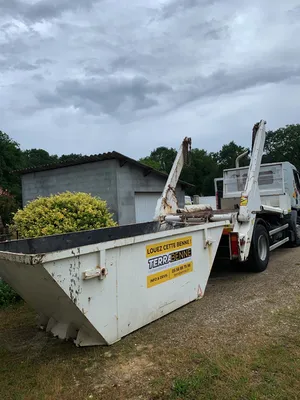 L'entreprise TERRABENNE réalise aujourd'hui la livraison d'une benne de chantier pour tout venant sur une maison en rénovation à Gradignan , proche de Pessac.