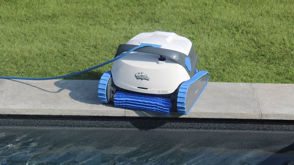 Robot Dolphin S200 à Ambarès et Lagrave proche Bordeaux