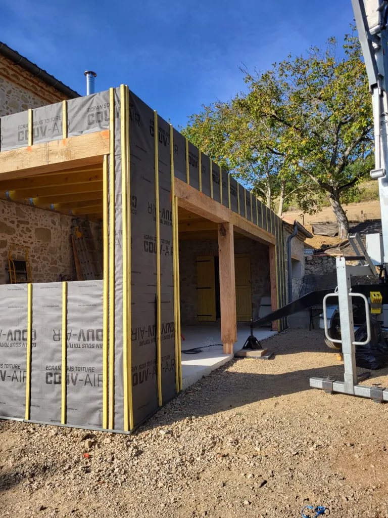 Création d'une extension en ossature bois avec intégration des menuiseries afin de créer une pièce supplémentaire à Lavaur 81500