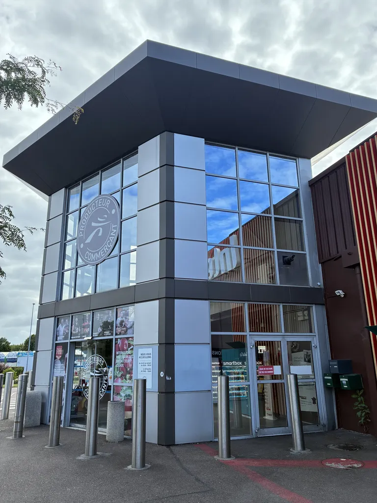 ATH Propreté accompagne le centre commercial Intermarché du Val d’Hazey pour un nettoyage professionnel de qualité