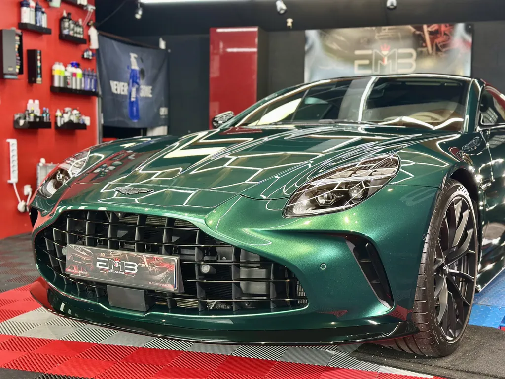 protection carrosserie PPF traitement céramique sur Aston martin Vantage Lyon 