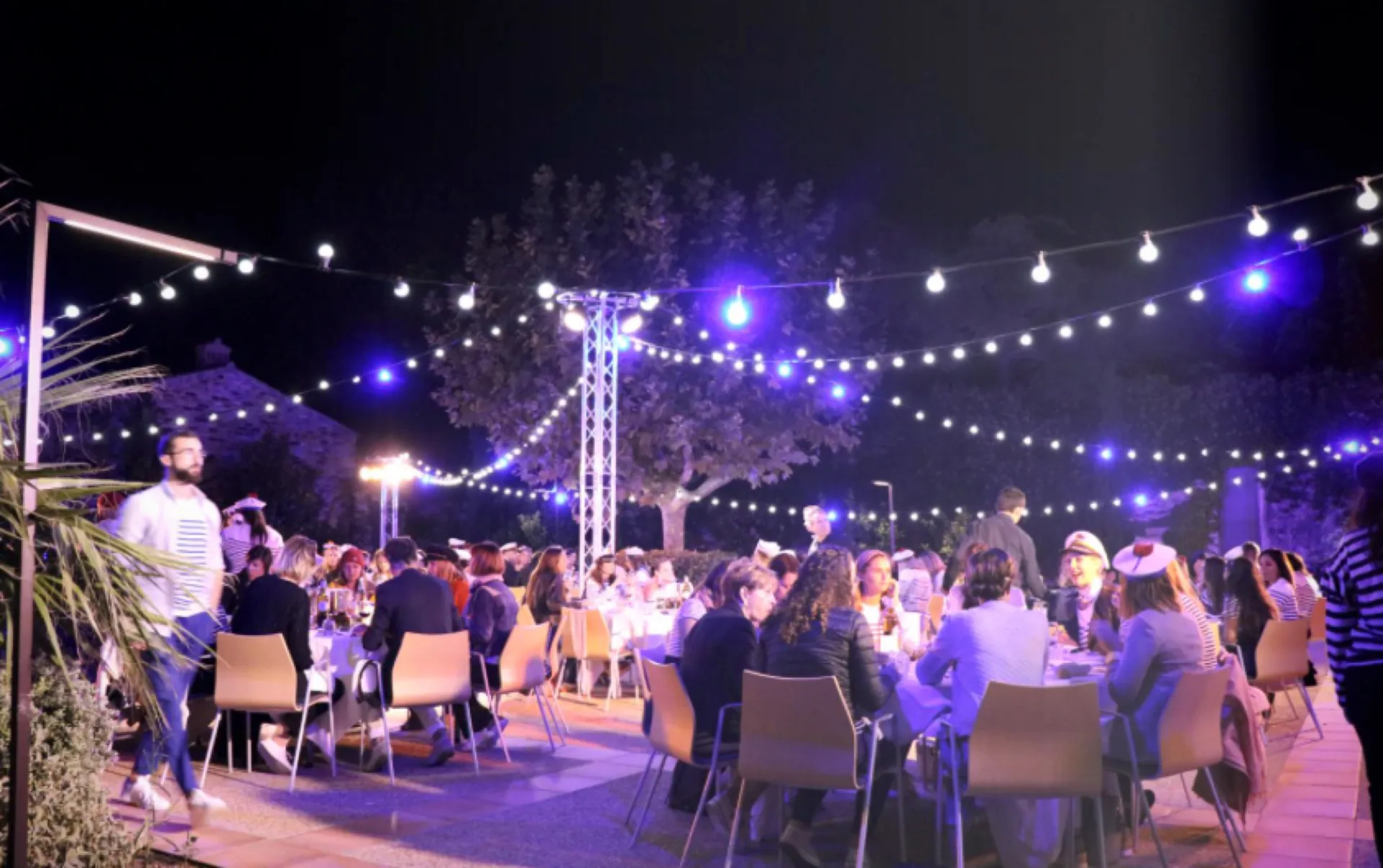 location ampoules led pour guirlandes à saint tropez dans le var