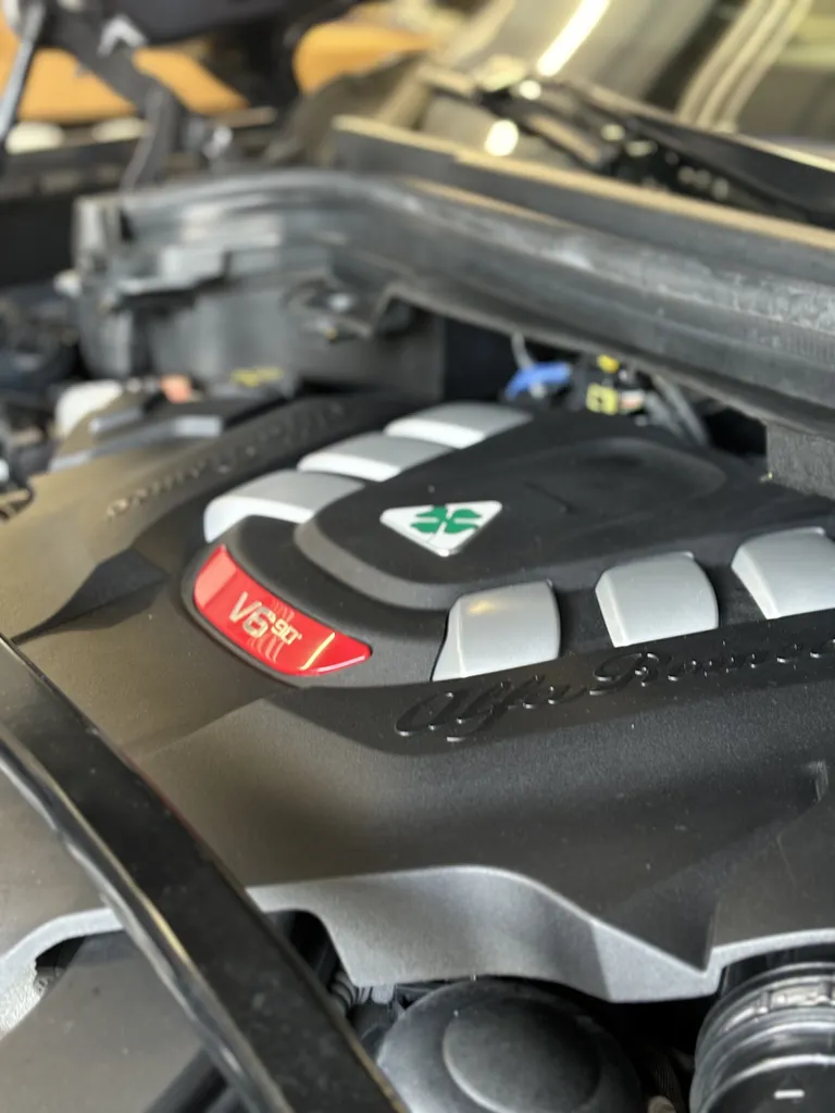 Nettoyage Et Lustrage d'un Alfa Romeo Stelvio QV en Haute Savoie