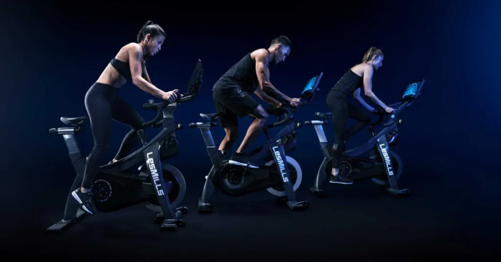 Cours de Bike indoor dans une salle moderne et chaleureuse proche de Bordeaux 