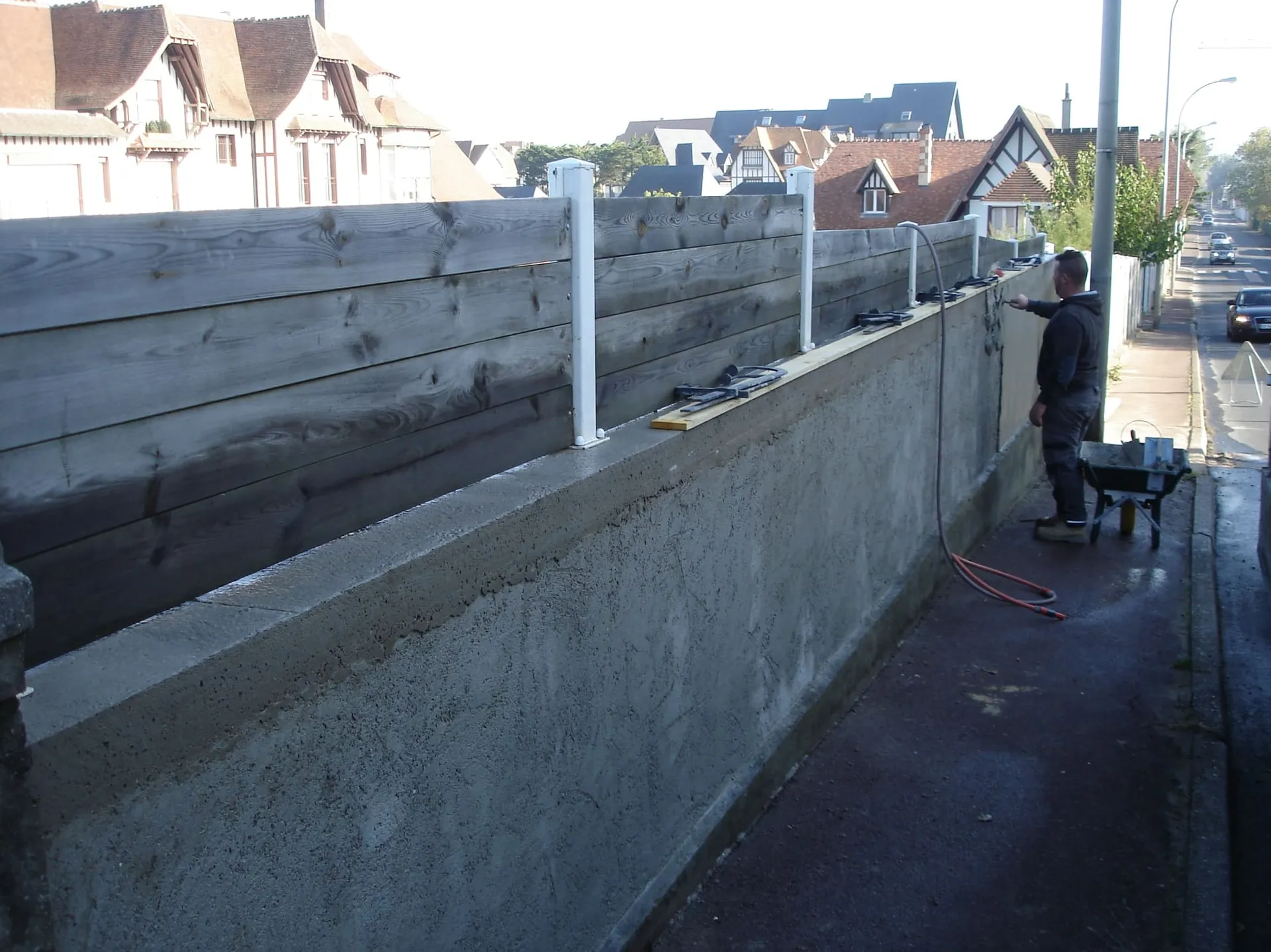 Installation de Murets en Maconnerie, Piliers de Portails en Briques et Soubassements en Béton à Honfleur dans le Calvados 14 et ses Alentours