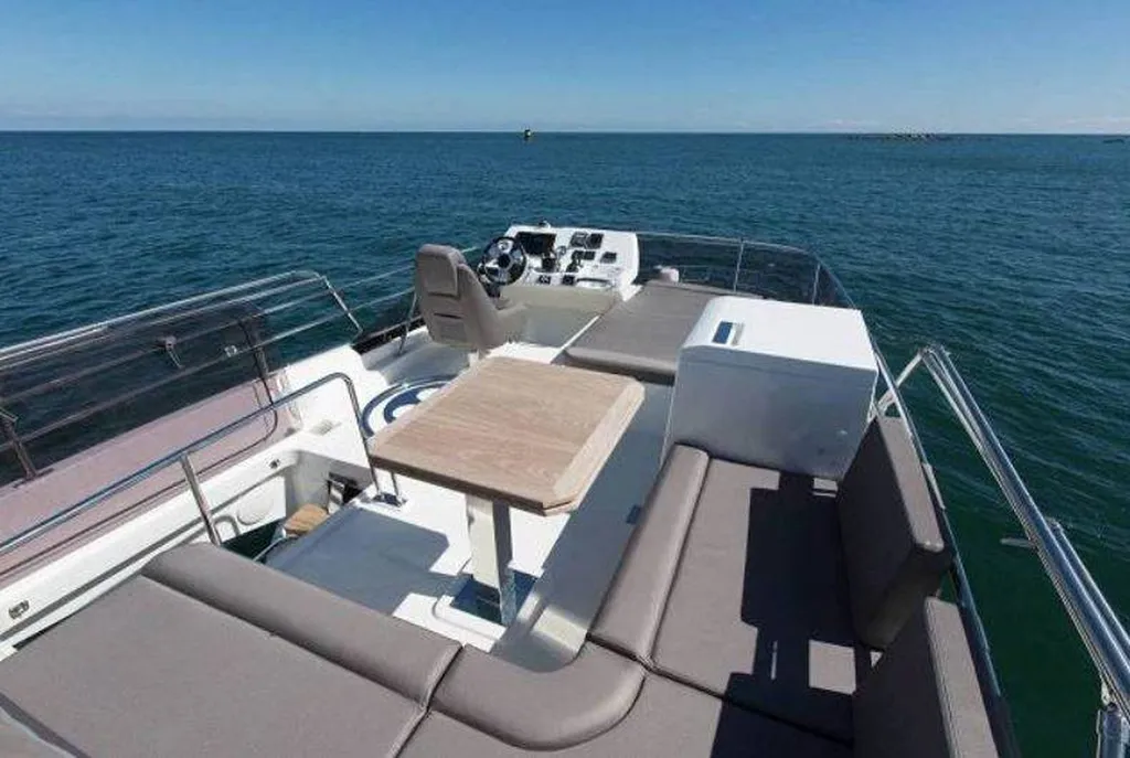 Yatch Prestige 420 d'occasion à vendre dans le Var