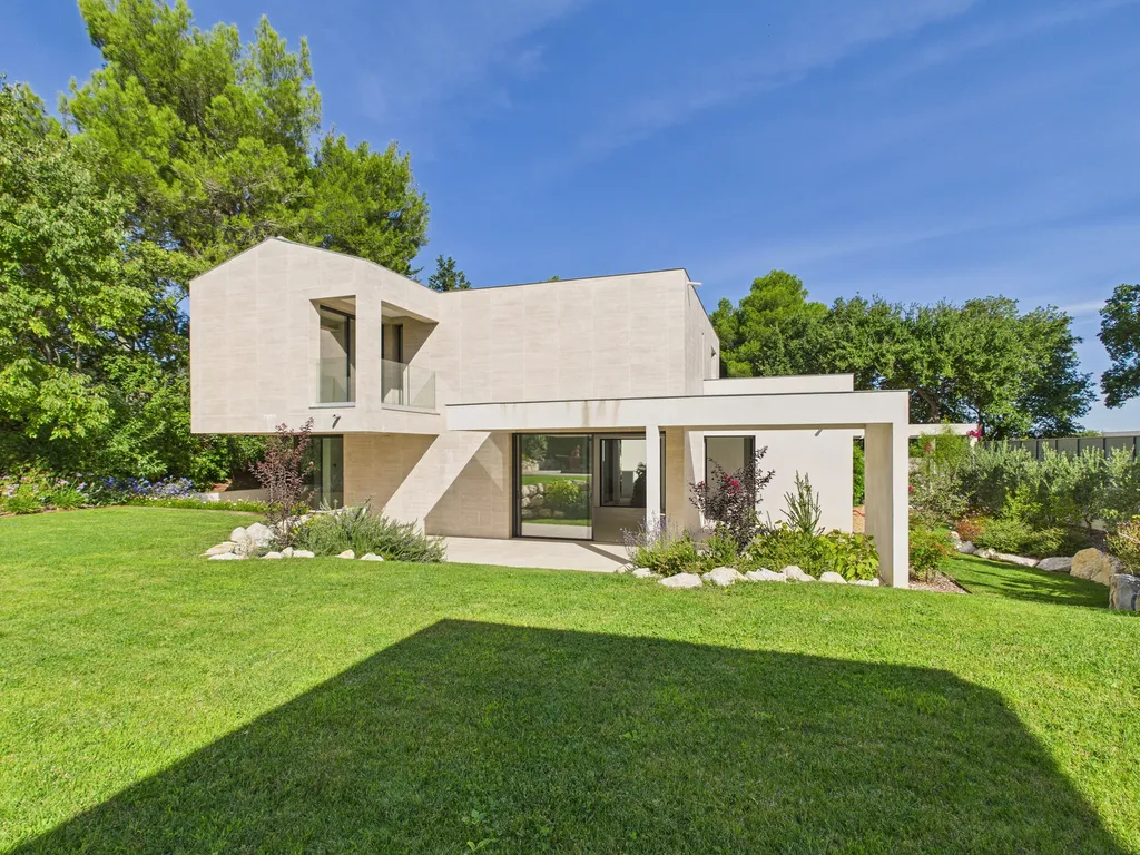Expertise technique pour l’estimation immobilière d’une villa d’architecte à Saint-Rémy-de-Provence