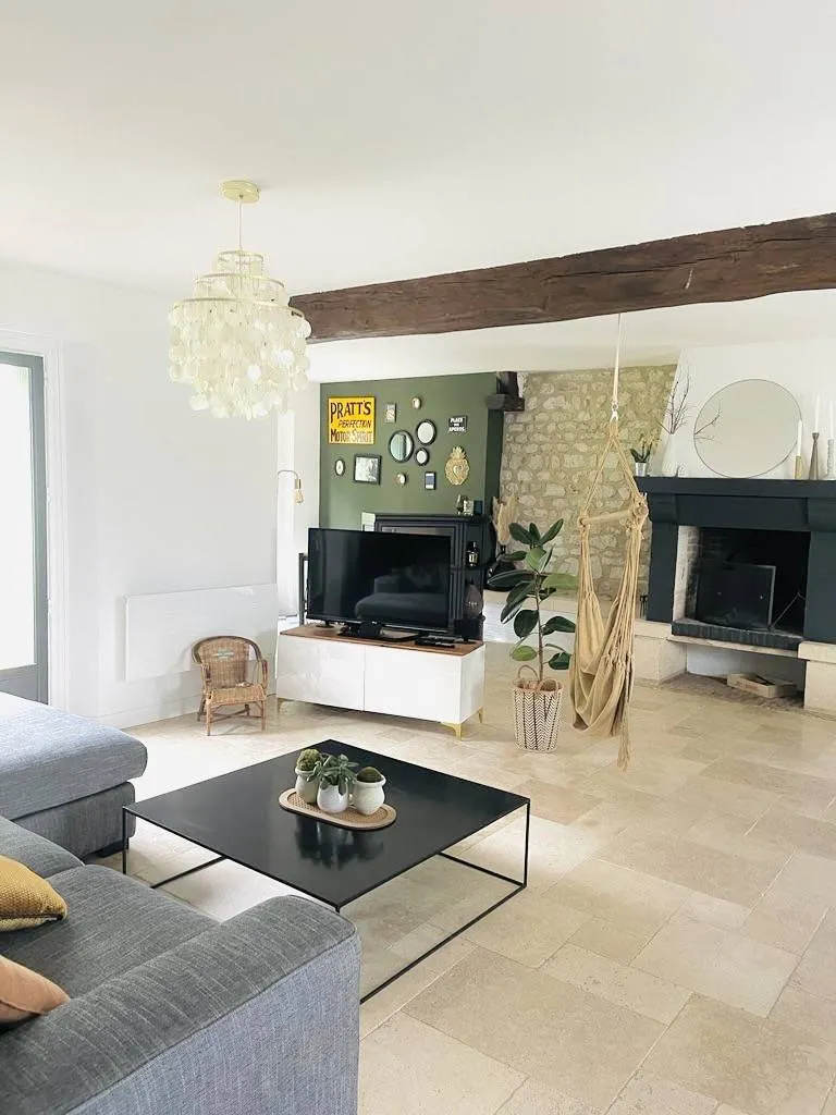 A vendre maison de 200 m² édifiée sur 2573 m² de terrain sur la commune très recherchée de LA BOUILLE 76530