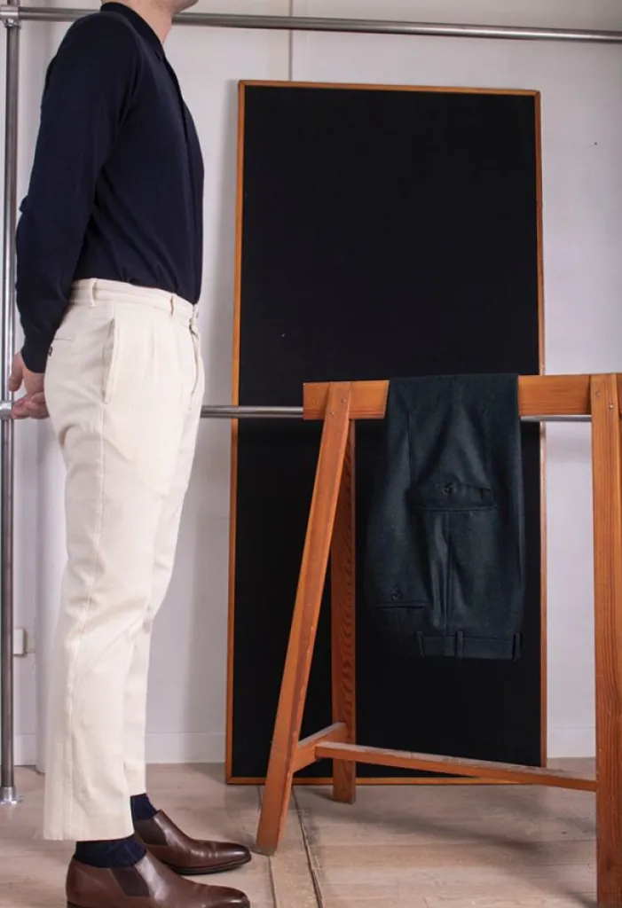 Bernard Zins spécialiste du pantalon haut de gamme pour homme depuis 1967.