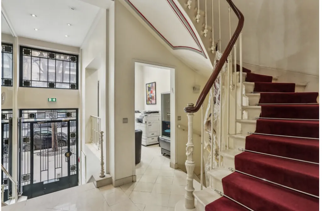 Vente - Boutique 660 m², Wagram / Courcelles, Avenue de Wagram 75017 PARIS
